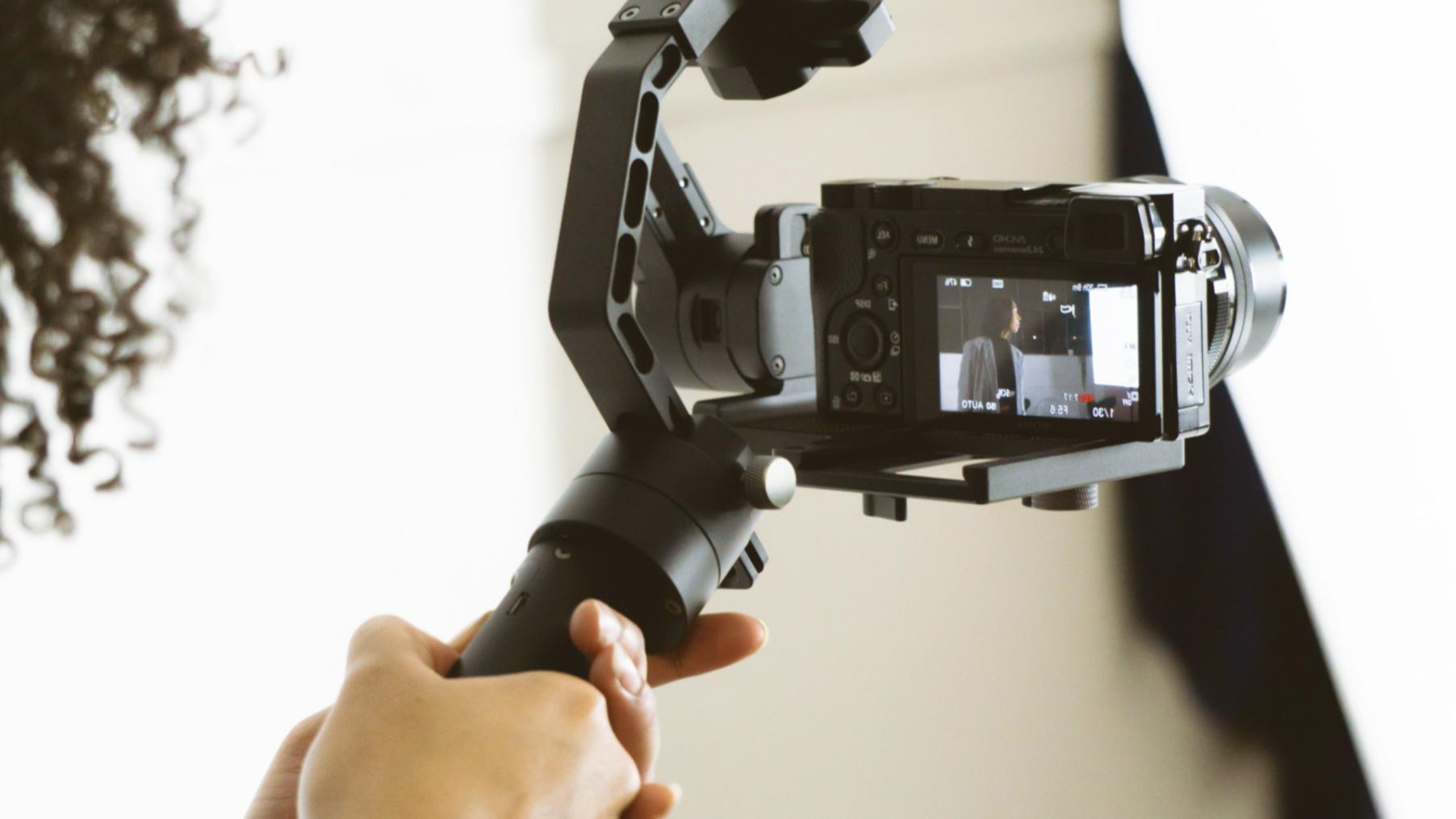 Professionelle Videobearbeitung mit Fokus auf visuelle Erzählkunst